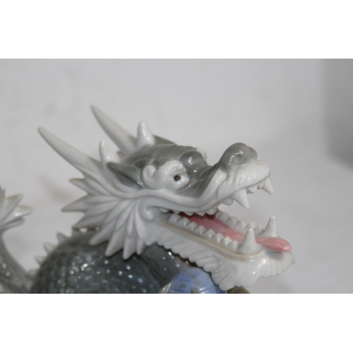 643 - VINTAGE YOSHYMI K PORCELAIN DRAGON
20 X 17CM