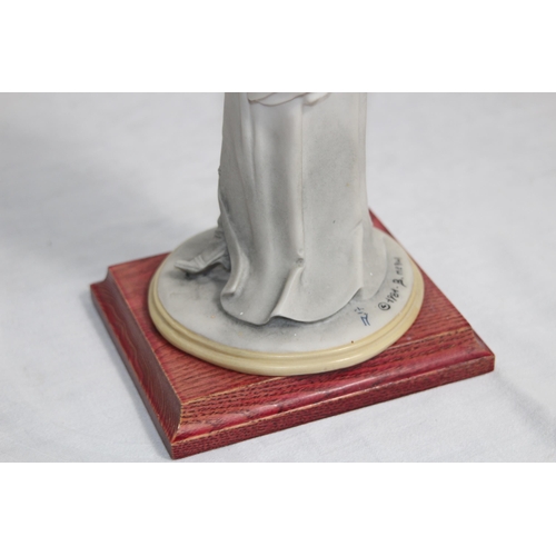 646 - VINTAGE BRUNO MERLI CAPODIMONTE FIGURINE 
35CM