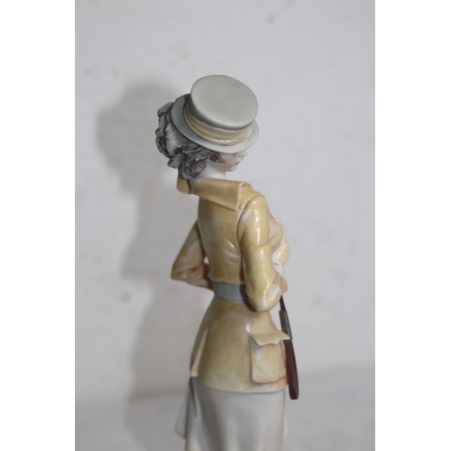 646 - VINTAGE BRUNO MERLI CAPODIMONTE FIGURINE 
35CM