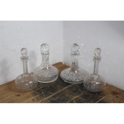 166 - QUANTITY OF DECANTERS x4