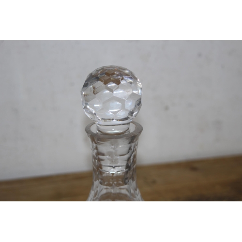 166 - QUANTITY OF DECANTERS x4