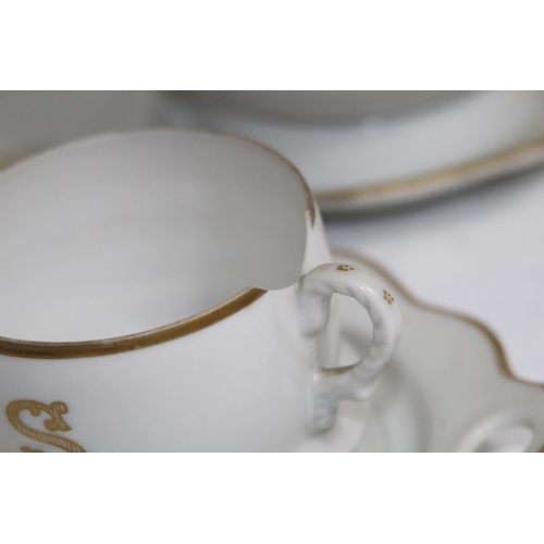 169 - QUANTITY OF ANTIQUE CHINA