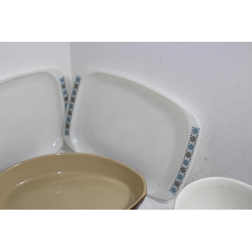 197 - QUANTITY OF VINTAGE SERVING PLATTERS AND BOWLS