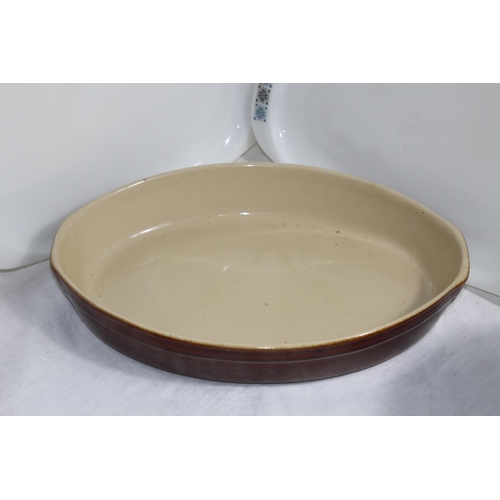 197 - QUANTITY OF VINTAGE SERVING PLATTERS AND BOWLS