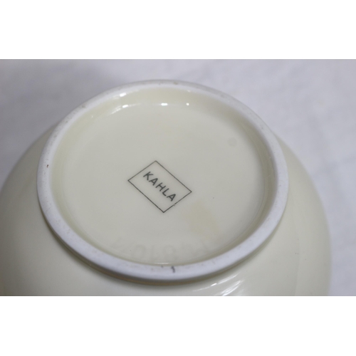 204 - QUANTITY OF CHINA DINNER SERVICE