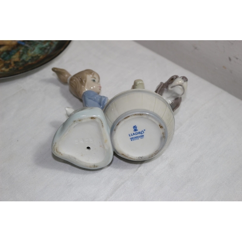 209 - QUANTITY OF COLLECTABLE CHINA INCLUDING LLADRO AND ROYAL DOULTON