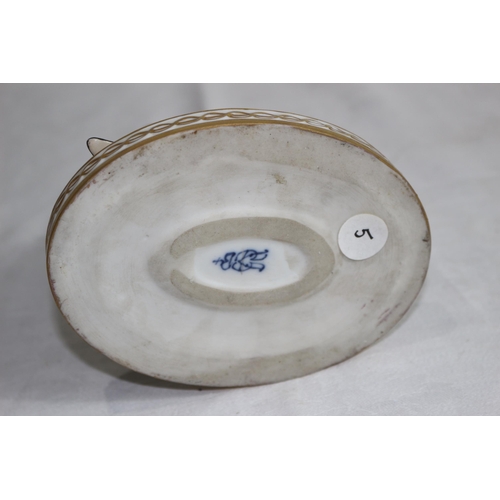 210 - QUANTITY OF CLASSICAL FIGURES  x7
19CM