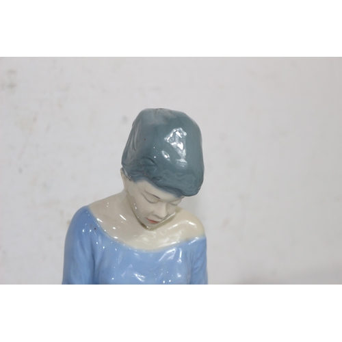 211 - QUANTITY OF FIGURES  x4
23CM