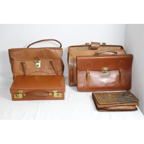 289 - QUANTITY OF VINTAGE LEATHER CASES x5