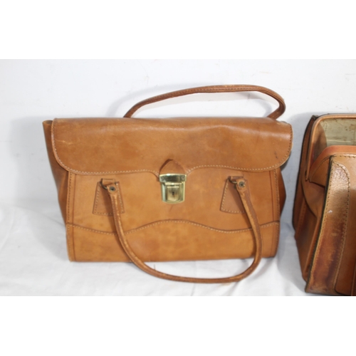 289 - QUANTITY OF VINTAGE LEATHER CASES x5