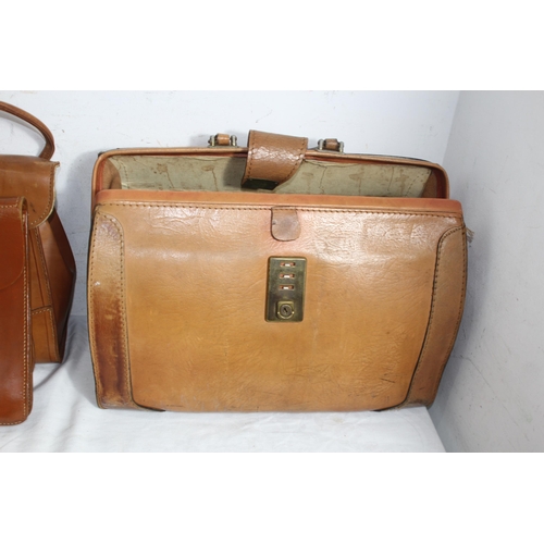 289 - QUANTITY OF VINTAGE LEATHER CASES x5