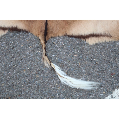 154 - ANIMAL HIDE RUG
147 X 80CM