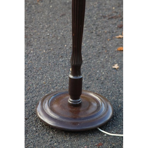 139 - WOODEN STANDARD LAMP
25 X 25 X 170CM