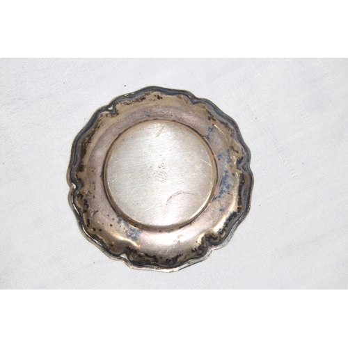 888 - STERLING SILVER DISH, 17.6 GRAMS - 8CM