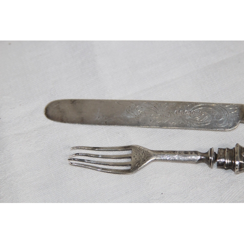 899 - SILVER KNIFE AND FORK SET SHEFFIELD 1861, 53.4 GRAMS