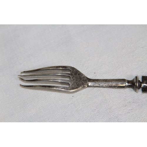 899 - SILVER KNIFE AND FORK SET SHEFFIELD 1861, 53.4 GRAMS