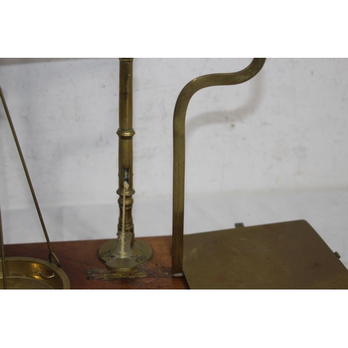 319 - VINTAGE LETTER SCALES 
43 X 30CM