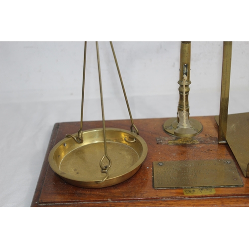 319 - VINTAGE LETTER SCALES 
43 X 30CM