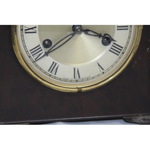 323 - FOUR VINTAGE CLOCKS 
28 X 24 X 12CM
