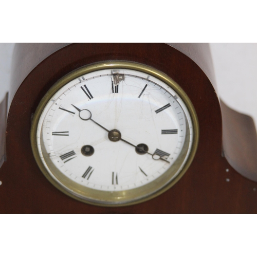 323 - FOUR VINTAGE CLOCKS 
28 X 24 X 12CM