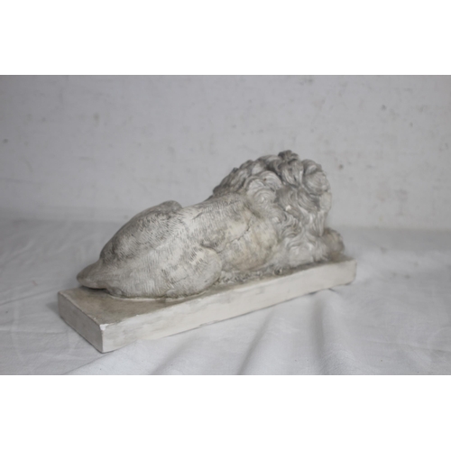 324 - CONOVA STONE LION FIGURE 
30 X 10 X 14CM