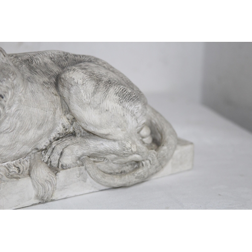 324 - CONOVA STONE LION FIGURE 
30 X 10 X 14CM