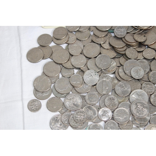 810 - $100 DOLLARS IN BANKNOTES AND COINS