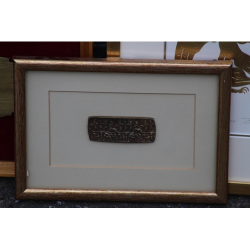 119 - THREE CONTEMPORARY ART PIECES 
41 X 25CM