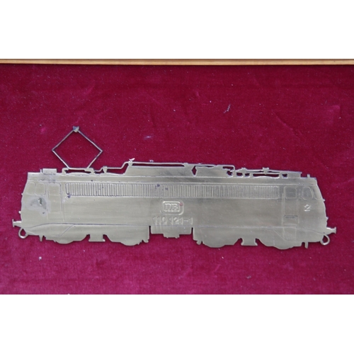 119 - THREE CONTEMPORARY ART PIECES 
41 X 25CM