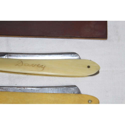 722 - QUANTITY OF VINTAGE CUT THROAT RAZORS