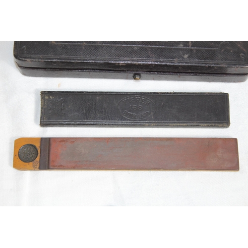 722 - QUANTITY OF VINTAGE CUT THROAT RAZORS