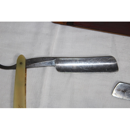 722 - QUANTITY OF VINTAGE CUT THROAT RAZORS