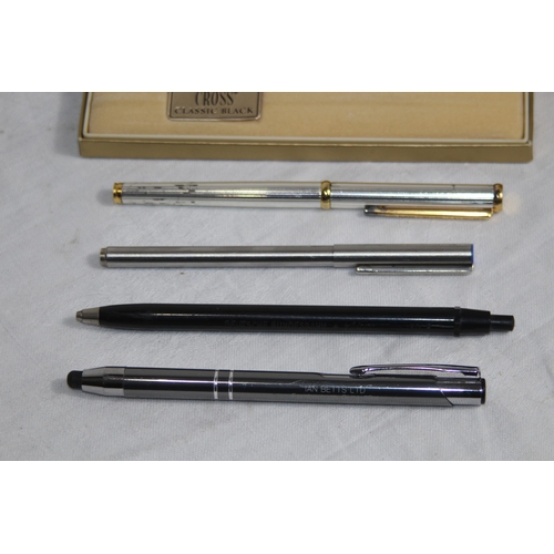 727 - QUANTITY OF PENS