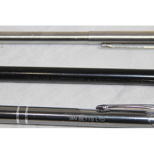 727 - QUANTITY OF PENS