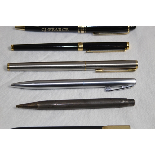 727 - QUANTITY OF PENS