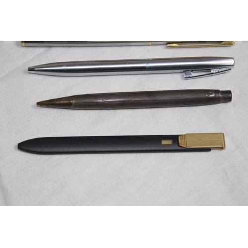 727 - QUANTITY OF PENS