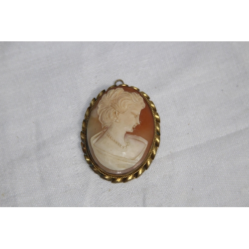 854 - QUANTITY OF VINTAGE AND ANTIQUE CAMEO BROOCHES