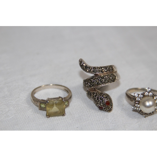 855 - QUANTITY OF SILVER RINGS - 66G