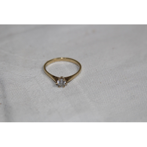 966 - 9CT GOLD RING - 1.65G - SIZE O