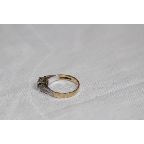 967 - 9CT GOLD AND DIAMOND RING - 2.65G - SIZE M 1/2