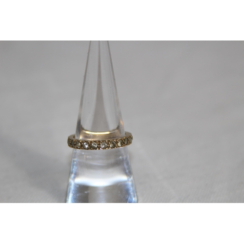 969 - 9CT GOLD ETERNITY RING - 2.40G - SIZE N