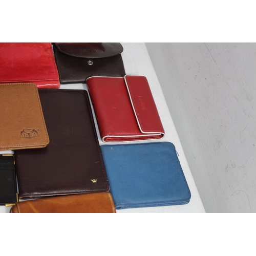 328 - LARGE QUANTITY OF LEATHER PURSES ETC