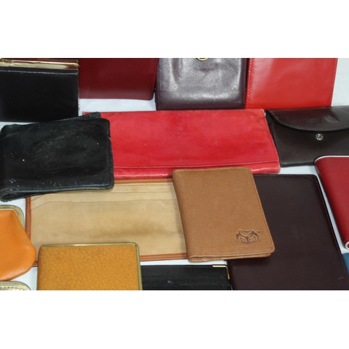 328 - LARGE QUANTITY OF LEATHER PURSES ETC