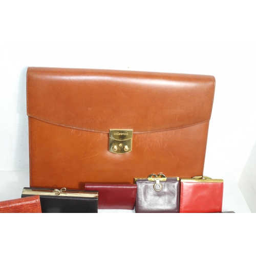 328 - LARGE QUANTITY OF LEATHER PURSES ETC