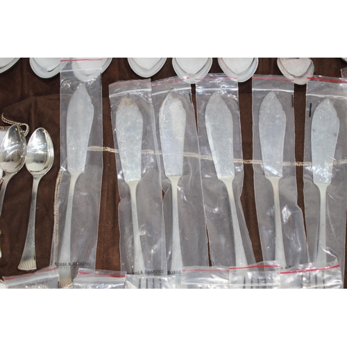 351 - QUANTITY OF ROBBE AND BERKINS CUTLERY
