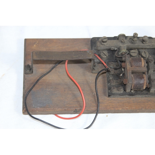 356 - WWII MORSE CODE SET UP