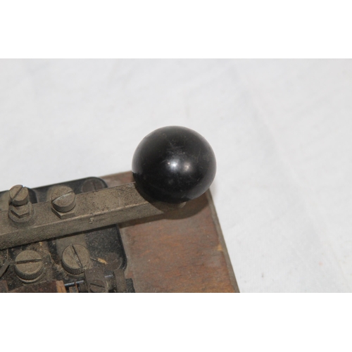 356 - WWII MORSE CODE SET UP