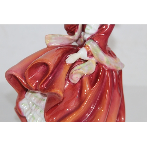 663 - ROYAL DOULTON TOP O' THE HILL FIGURINE
21CM