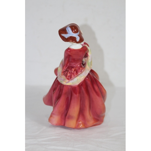663 - ROYAL DOULTON TOP O' THE HILL FIGURINE
21CM