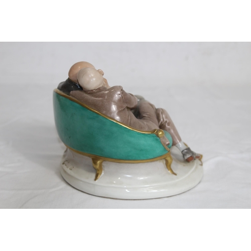 665 - CAPADIMONTE THE CLUB HOUSE GOSSIPS 1962
16 X 10CM